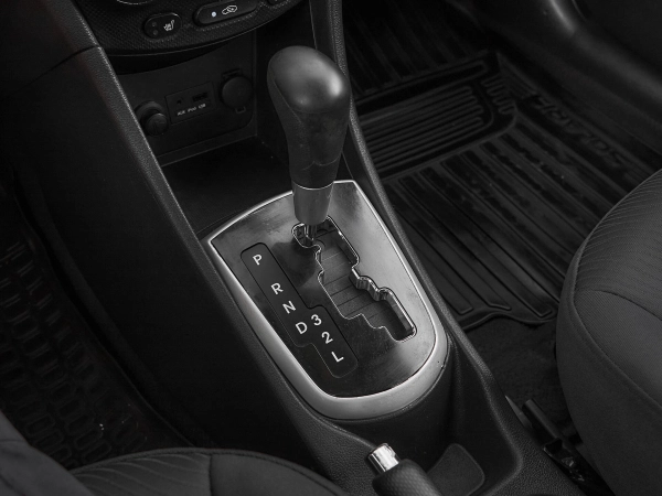 Hyundai Solaris, I фото №16