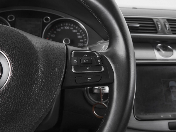 Volkswagen Passat, B7 фото №12