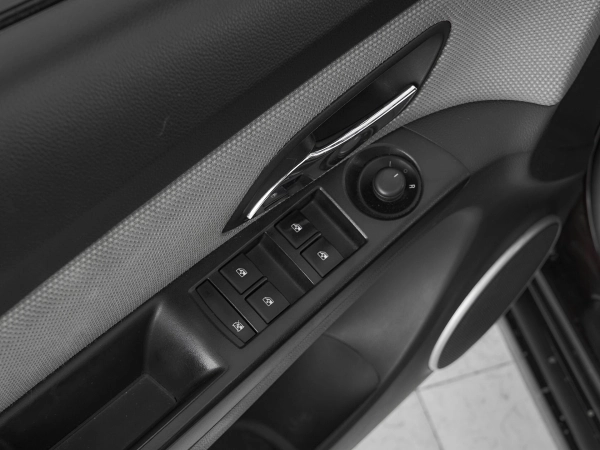 Chevrolet Cruze, I Рестайлинг фото №12