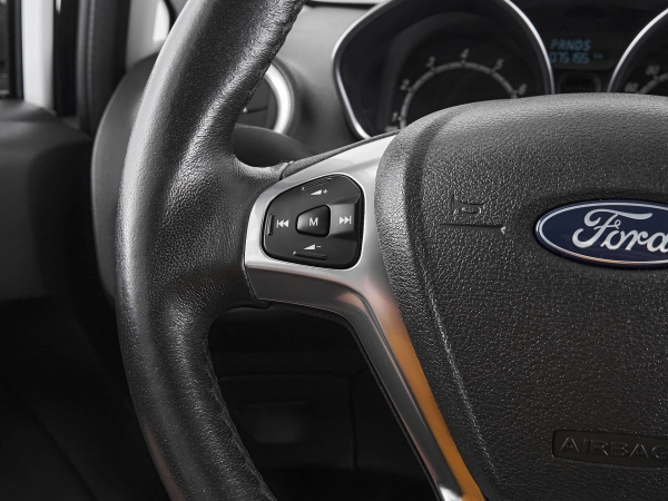 Ford Fiesta, Mk6 Рестайлинг фото №11