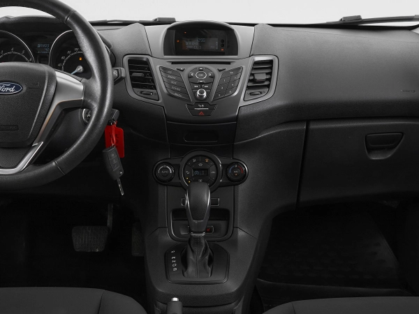 Ford Fiesta, Mk6 Рестайлинг фото №14