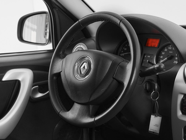 Renault Sandero, I фото №9