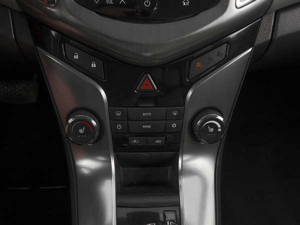 Chevrolet Cruze, I Рестайлинг фото №17