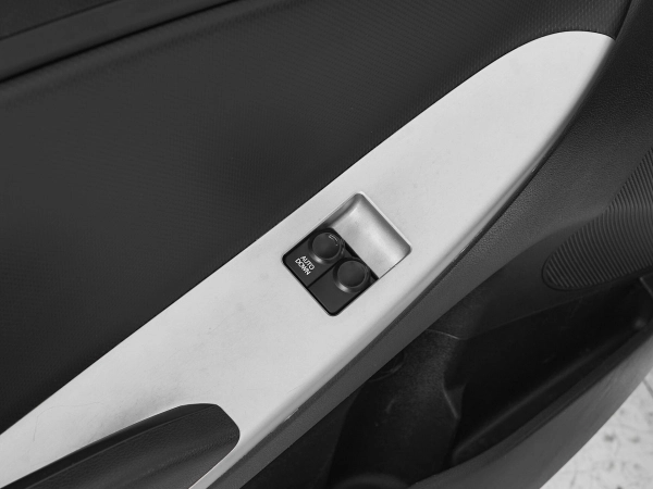Hyundai Solaris, I фото №10