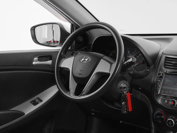 Hyundai Solaris, I фото №9