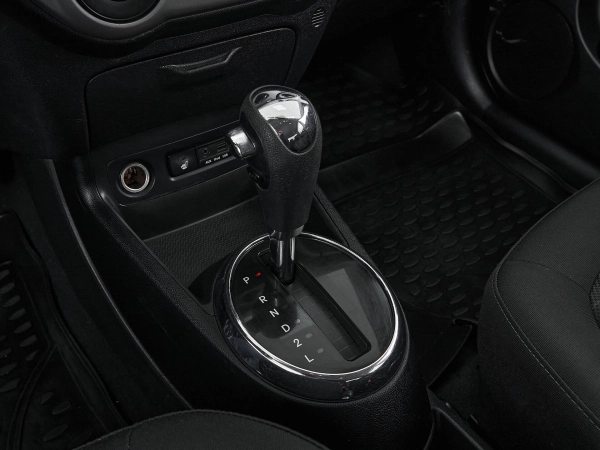 Hyundai i20, I фото №17