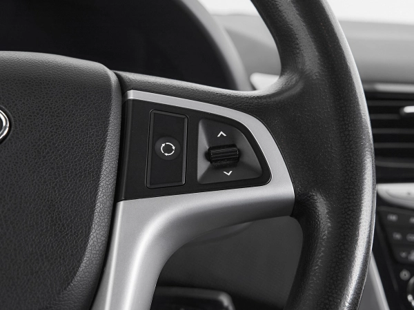 Hyundai Solaris, I фото №12