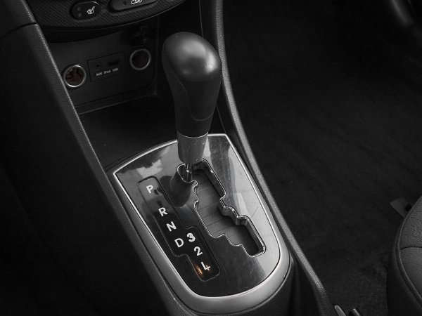 Hyundai Solaris, I фото №16
