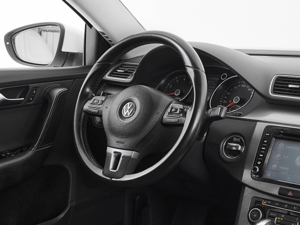 Volkswagen Passat, B7 фото №10