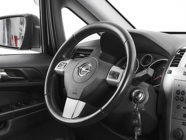 Opel Zafira, B Рестайлинг фото №10