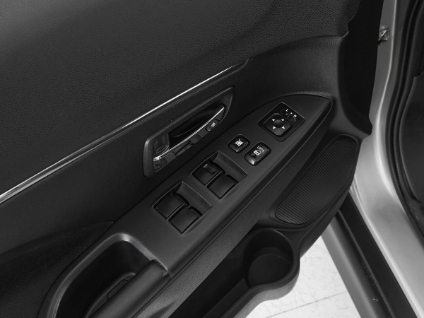 Mitsubishi ASX, I Рестайлинг фото №11