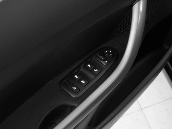 Peugeot 408, I фото №11