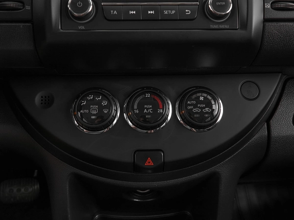 Nissan Note, I Рестайлинг фото №15