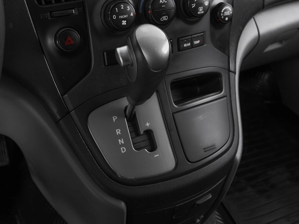 Hyundai Grand Starex, I фото №15