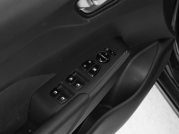 Hyundai Solaris, II фото №11