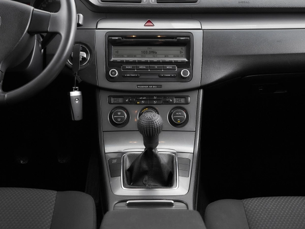 Volkswagen Passat, B6 фото №13