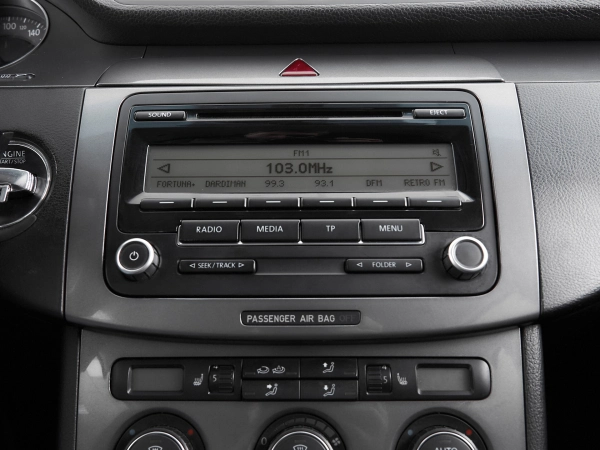 Volkswagen Passat, B6 фото №14