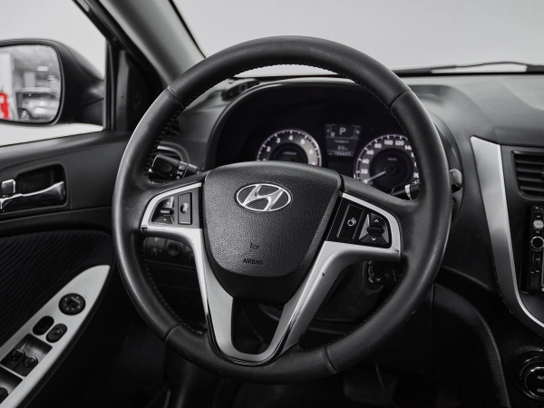 Hyundai Solaris, I фото №10