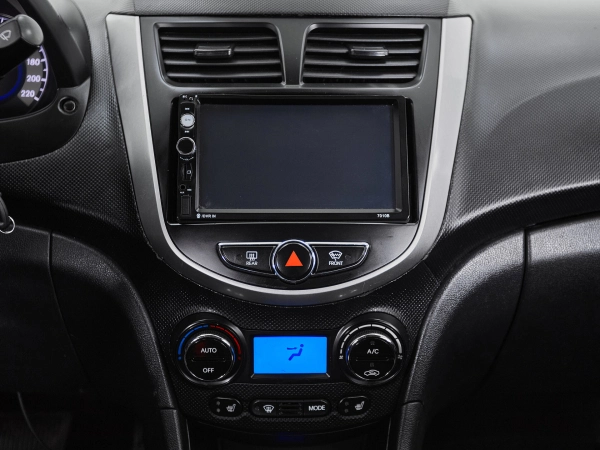 Hyundai Solaris, I фото №11
