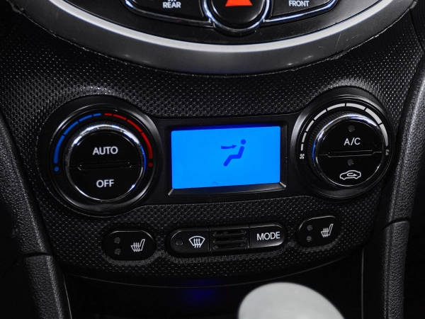 Hyundai Solaris, I фото №12