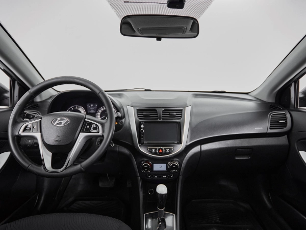 Hyundai Solaris, I фото №8