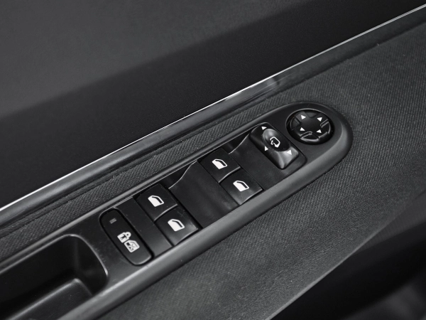 Peugeot 3008, I фото №10