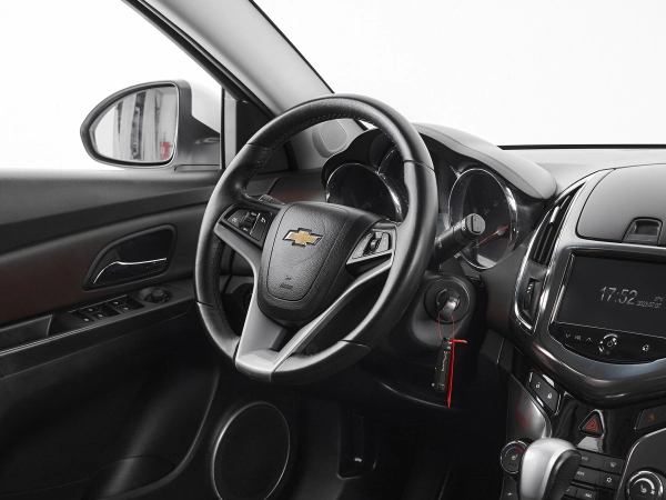 Chevrolet Cruze, I Рестайлинг фото №10
