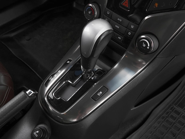 Chevrolet Cruze, I Рестайлинг фото №18