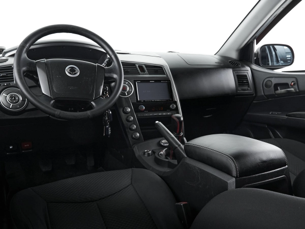 SsangYong Kyron, I Рестайлинг фото №8