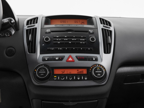 Kia Ceed, I фото №15