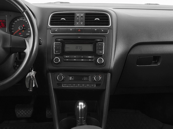 Volkswagen Polo, V фото №13
