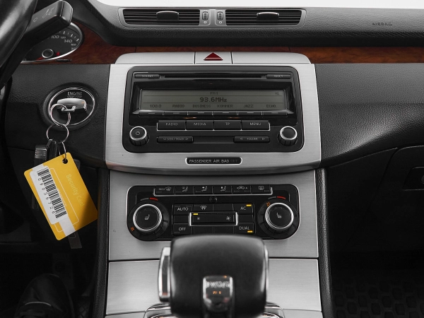 Volkswagen Passat, B6 фото №12