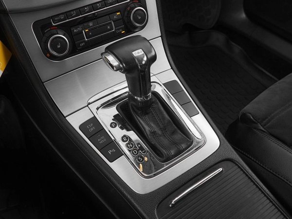 Volkswagen Passat, B6 фото №13