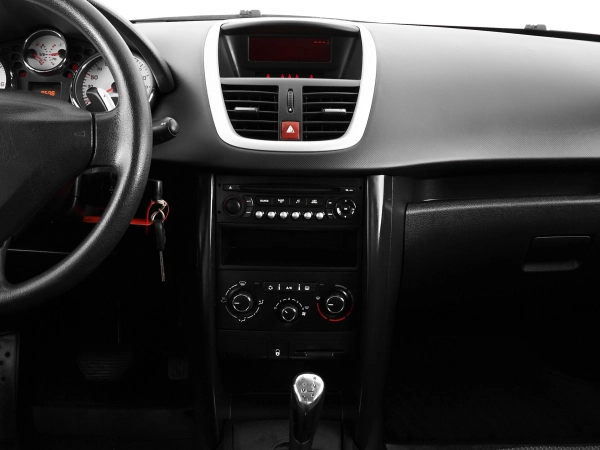 Peugeot 207, I Рестайлинг фото №12