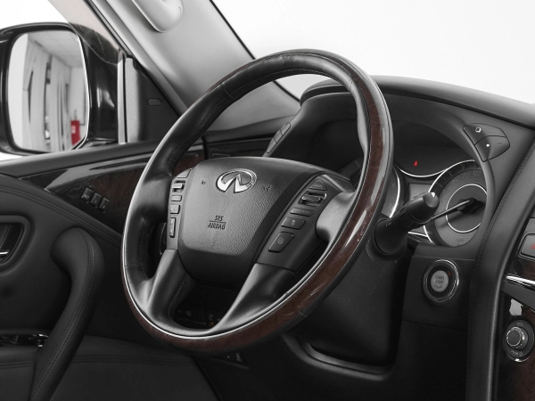 Infiniti QX56, II фото №10