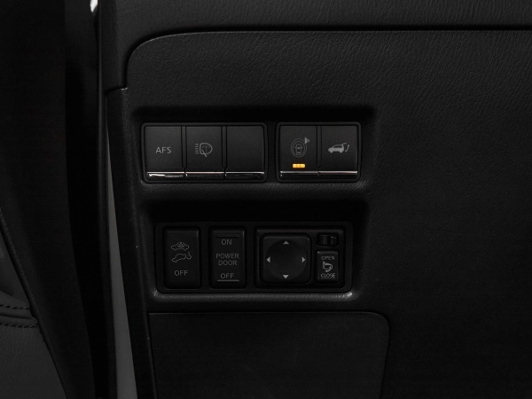 Infiniti QX56, II фото №12
