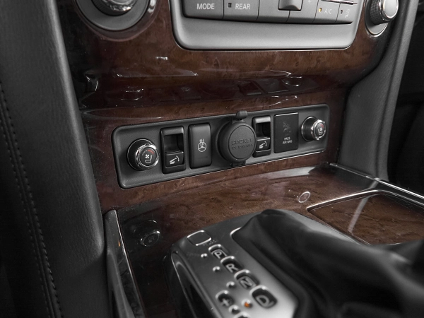 Infiniti QX56, II фото №16