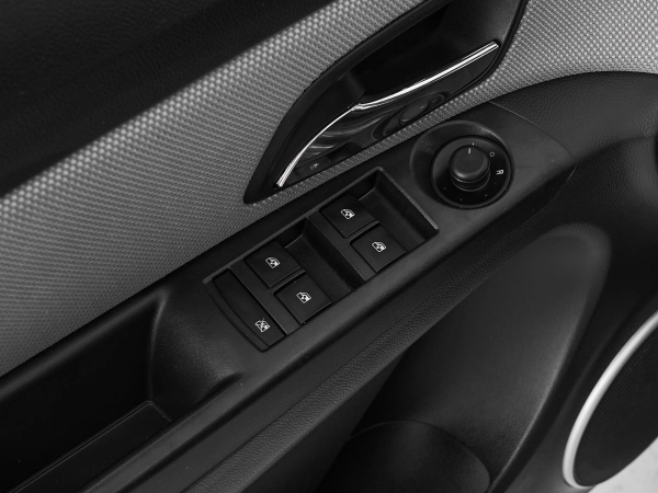 Chevrolet Cruze, I Рестайлинг фото №12