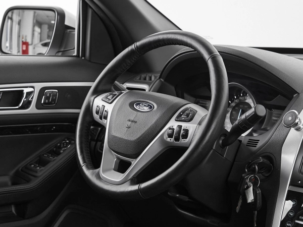 Ford Explorer, V фото №10