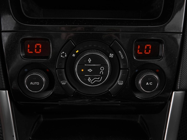 Peugeot 308, I Рестайлинг фото №11
