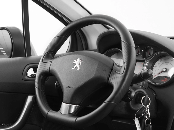 Peugeot 308, I Рестайлинг фото №10