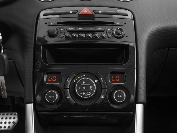 Peugeot 308, I Рестайлинг фото №13