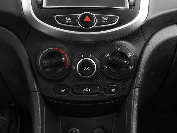 Hyundai Solaris, I фото №13