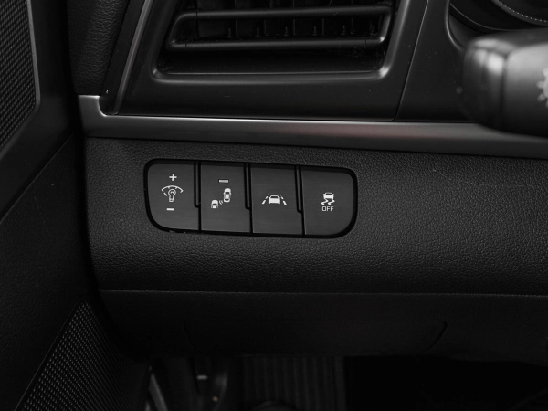 Hyundai Elantra, VI (AD) Рестайлинг фото №12