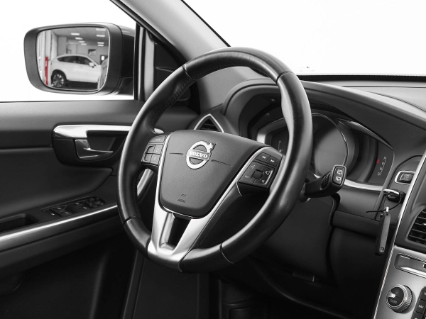 Volvo XC60, I Рестайлинг фото №10