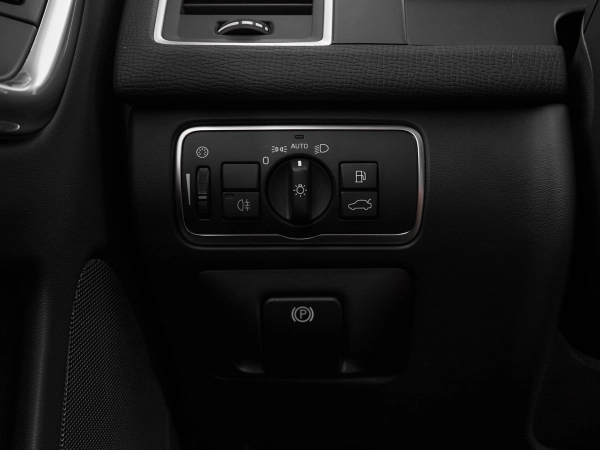 Volvo XC60, I Рестайлинг фото №14