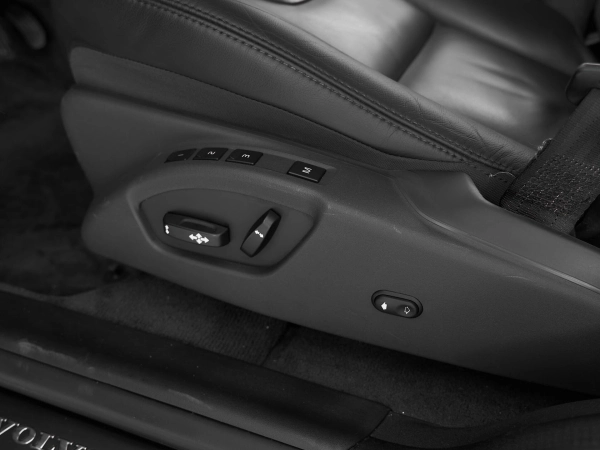 Volvo XC60, I Рестайлинг фото №15