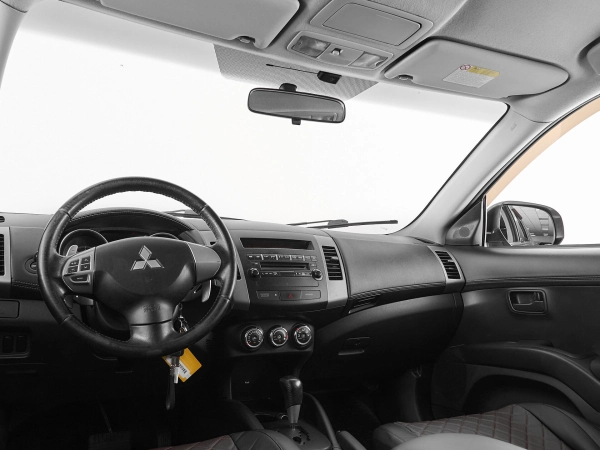 Mitsubishi Outlander, II Рестайлинг фото №7