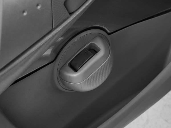 Peugeot 107, I Рестайлинг фото №10