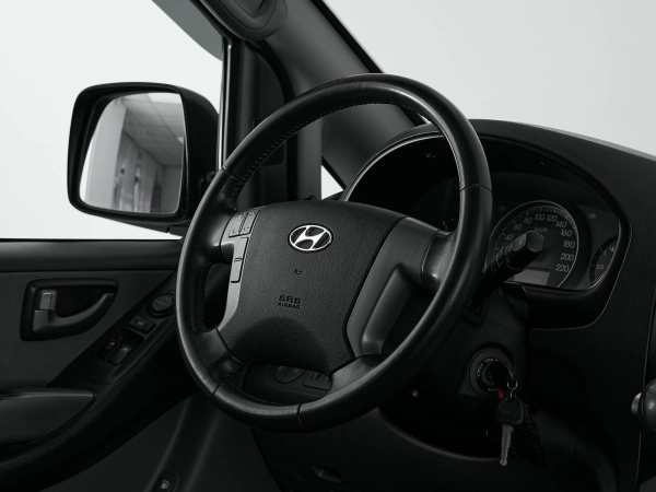 Hyundai H-1, II фото №10